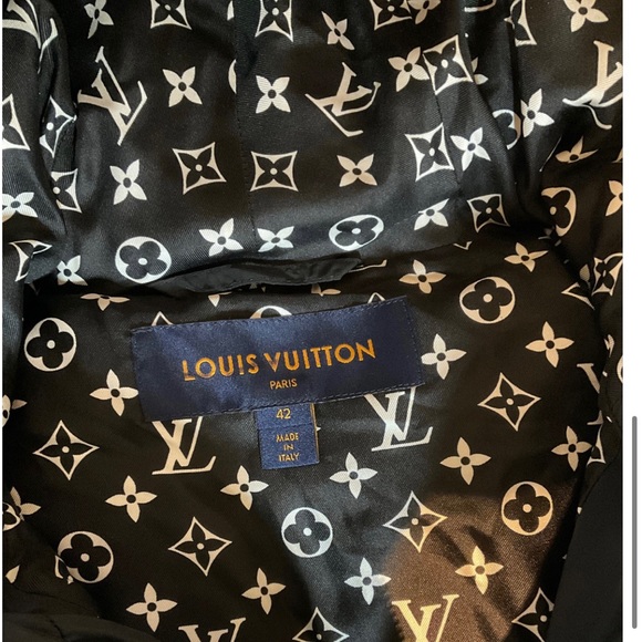 Louis Vuitton Belted Puffer Vest - Picture 3 of 4